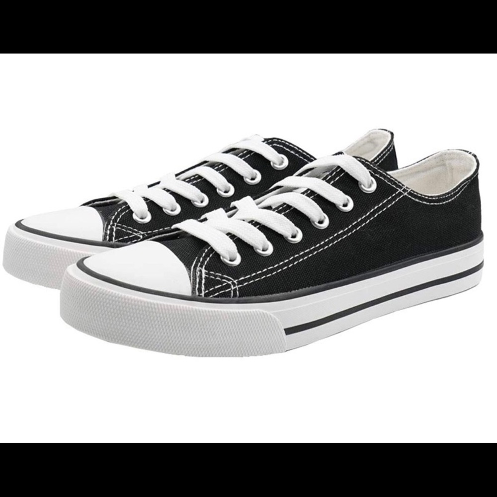 Canvas shoes